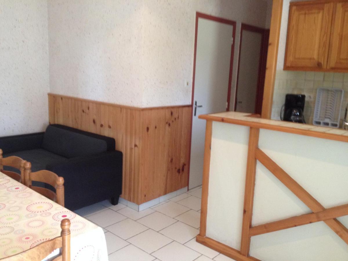Village De Gites Le Chatenet Thonac Екстериор снимка