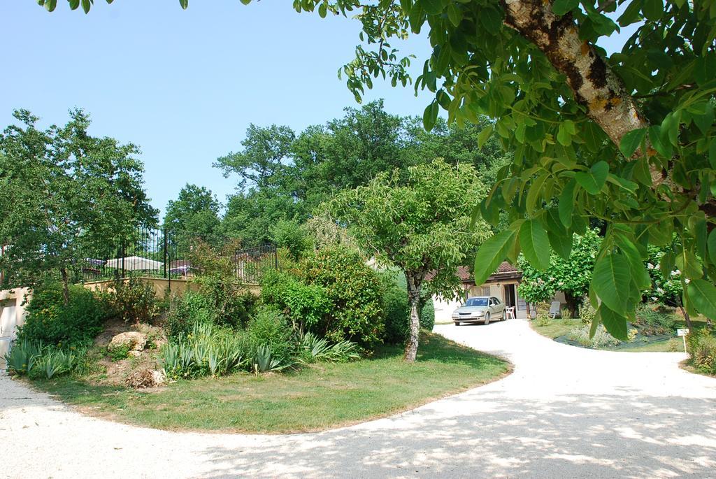 Village De Gites Le Chatenet Thonac Екстериор снимка