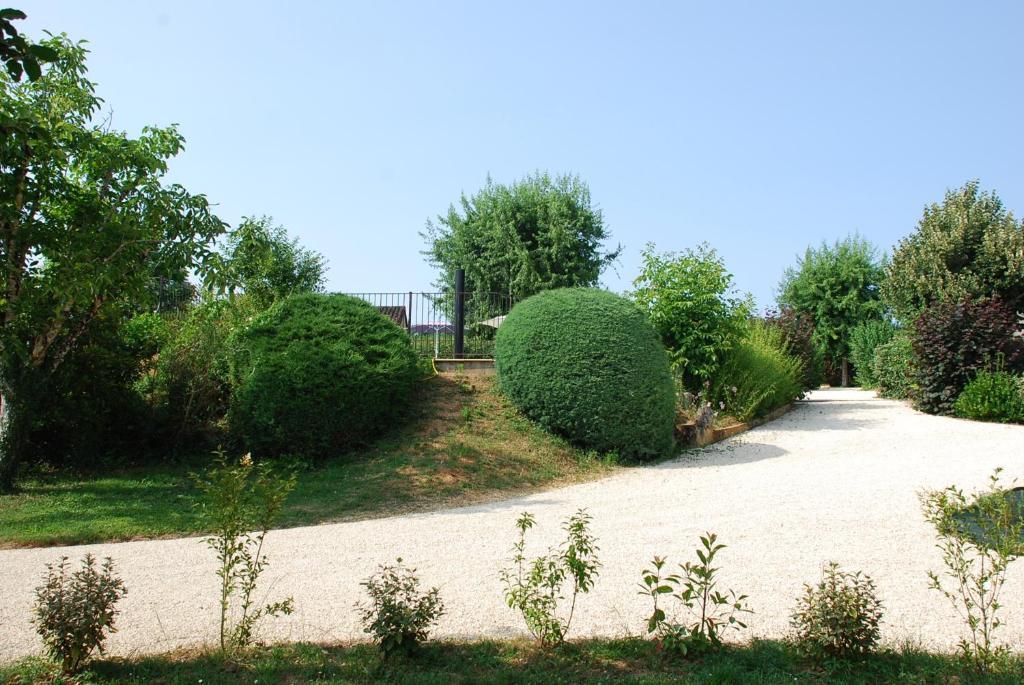 Village De Gites Le Chatenet Thonac Екстериор снимка
